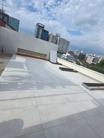 사무실 건물 옥상 테라스