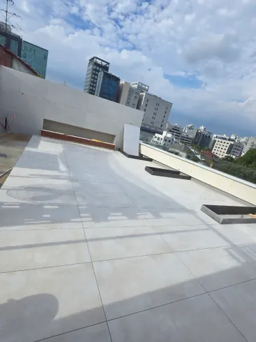 사무실 건물 옥상 테라스